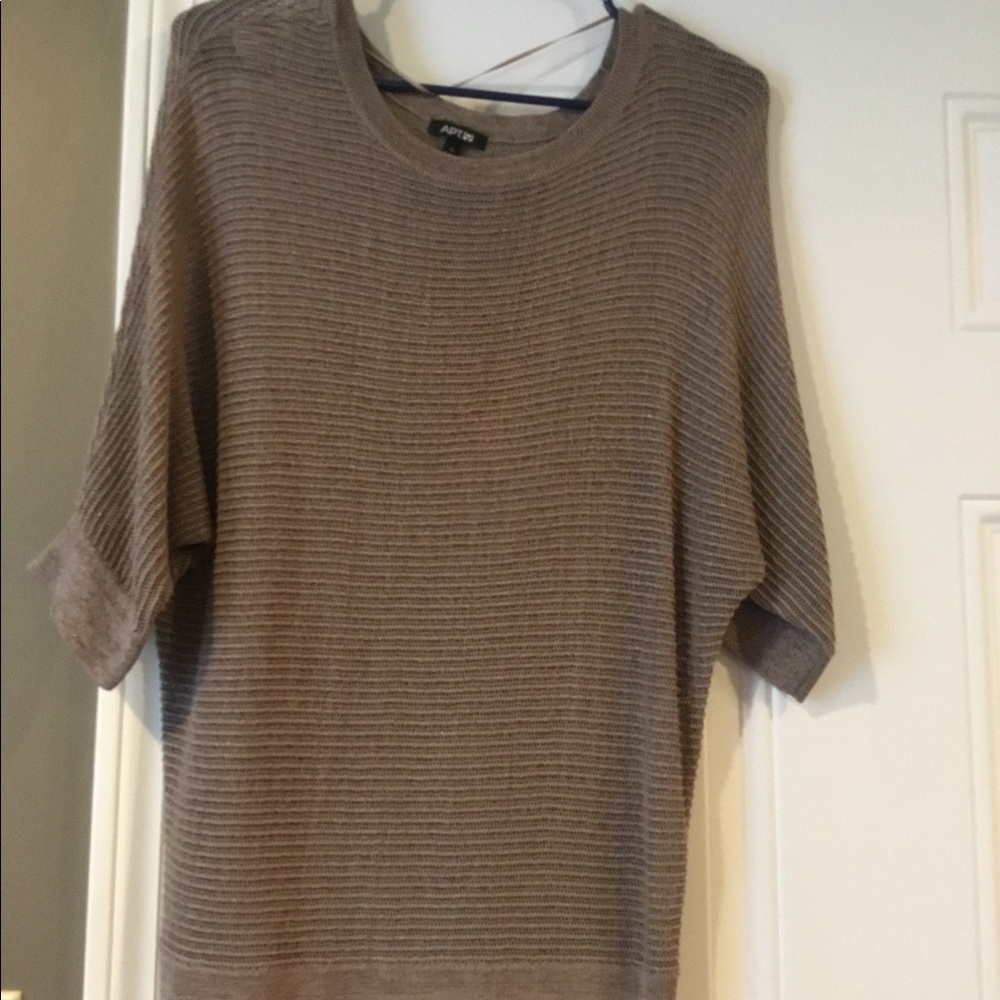 Lightweight sweater